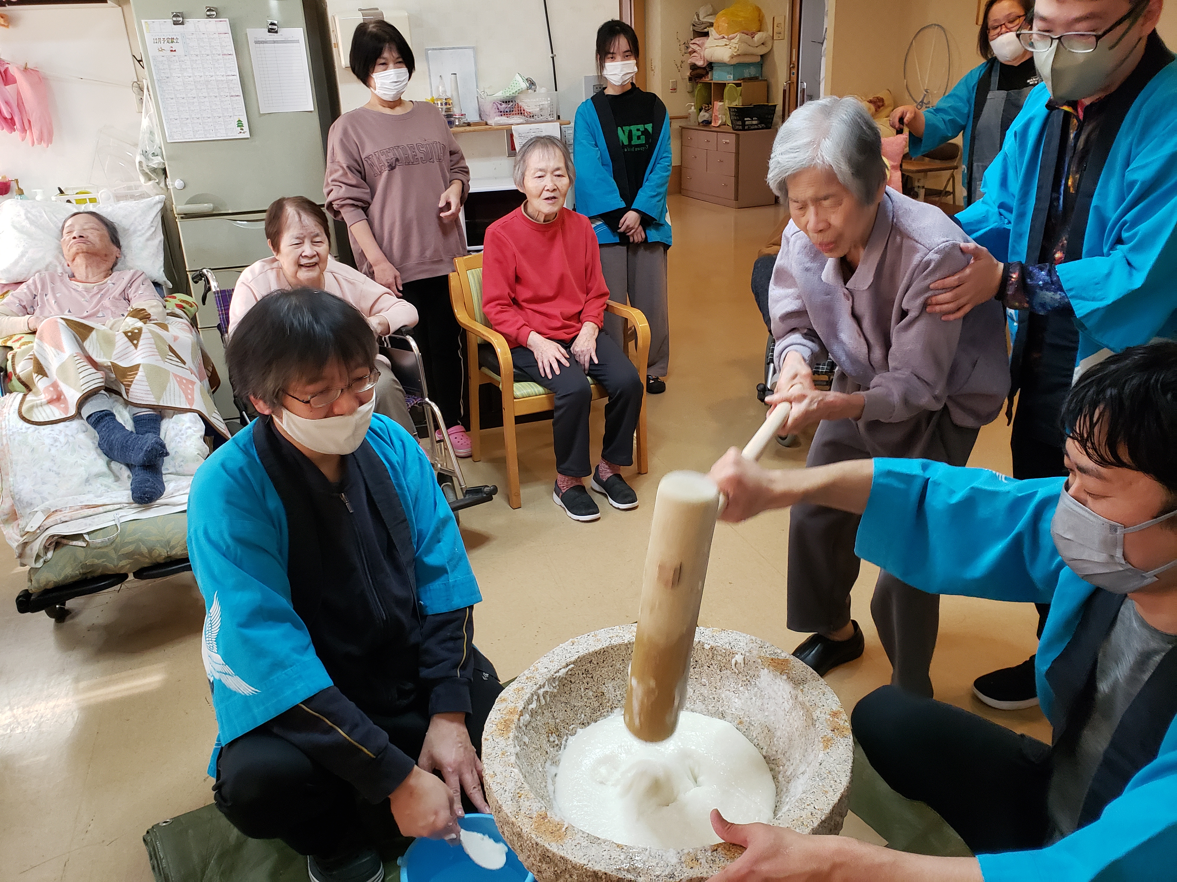 【東４丁目】　餅つき行事