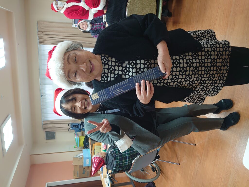 らくらくDAカフェで、クリスマス会＆忘年会を開催しました。