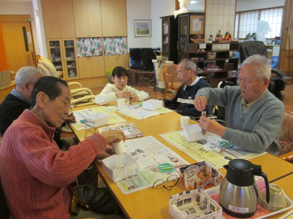 ☆１月度行事「ハーバリウム作り＆クイズ大会」☆