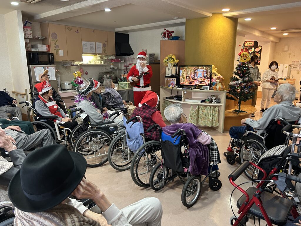 【東3丁目】サンタさんが来ました🎅